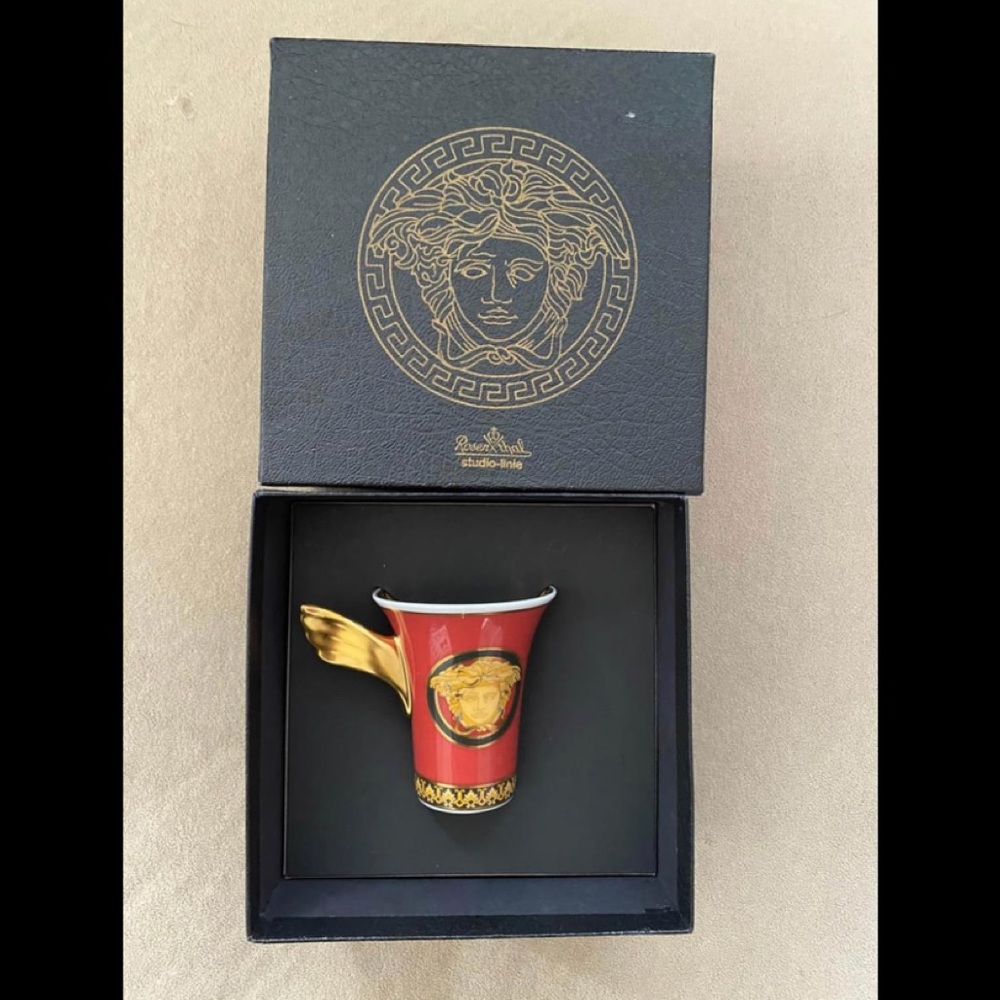 - Medusa Red ESPRESSO